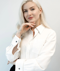 Book an Appointment with Dr. Elysia Racanelli for Consultation médicale