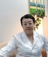 Book an Appointment with Hong Ji for Acupuncture