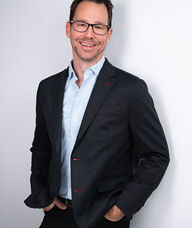 Book an Appointment with Elliot Vlad for Osteopathy