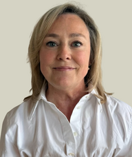 Book an Appointment with Josée Bastien for Hydradermabrasion (HYDRAFACIAL)